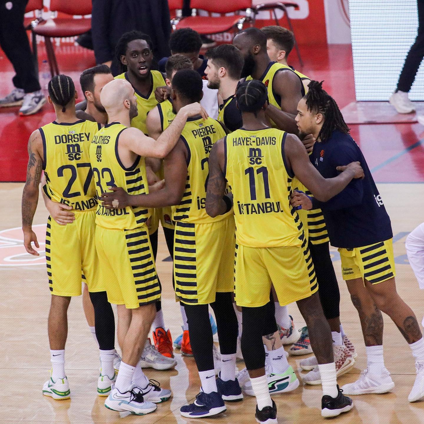 翻修球场，“连滚带爬”为的是“从从容容”（翻修球场，今日的“连滚带爬”只为明日的“从容不迫”）