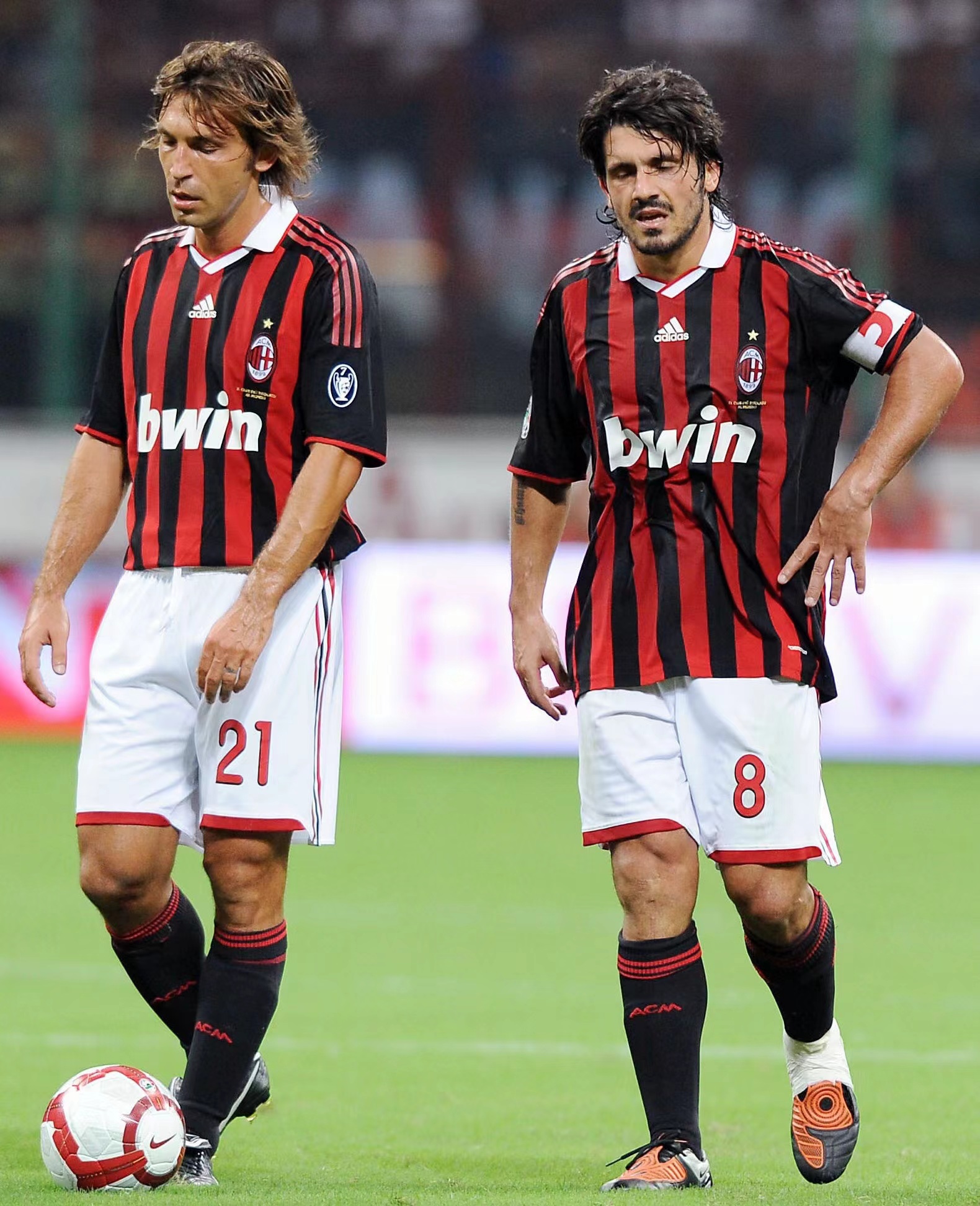 意甲10月最佳球员候选：恰尔汗奥卢、莱奥、安古伊萨在列（意甲10月最佳球员候选名单：恰尔汗奥卢、莱奥、安古伊萨入围）