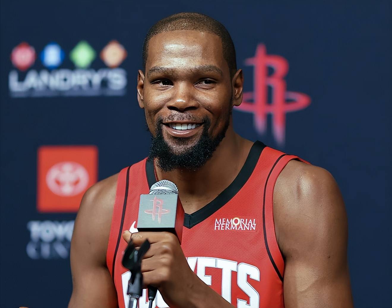 早报：千军万马过独木桥（晨报：万众争渡独木桥）