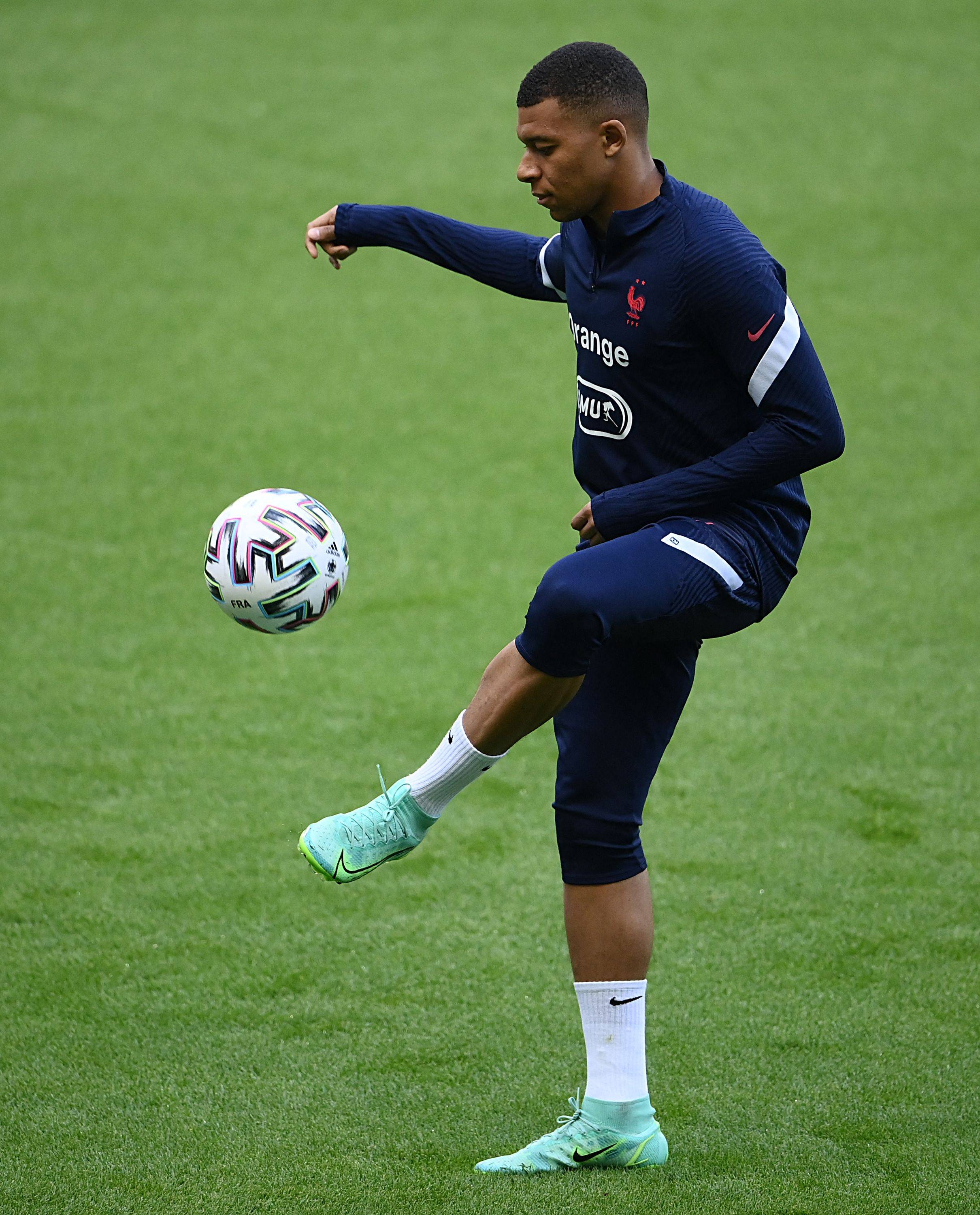 斯帕莱蒂：由于伊尔迪兹缺席，我希望首发球员能带来技术实力（斯帕莱蒂：伊尔迪兹缺阵，期待首发球员展现更强技术能力）