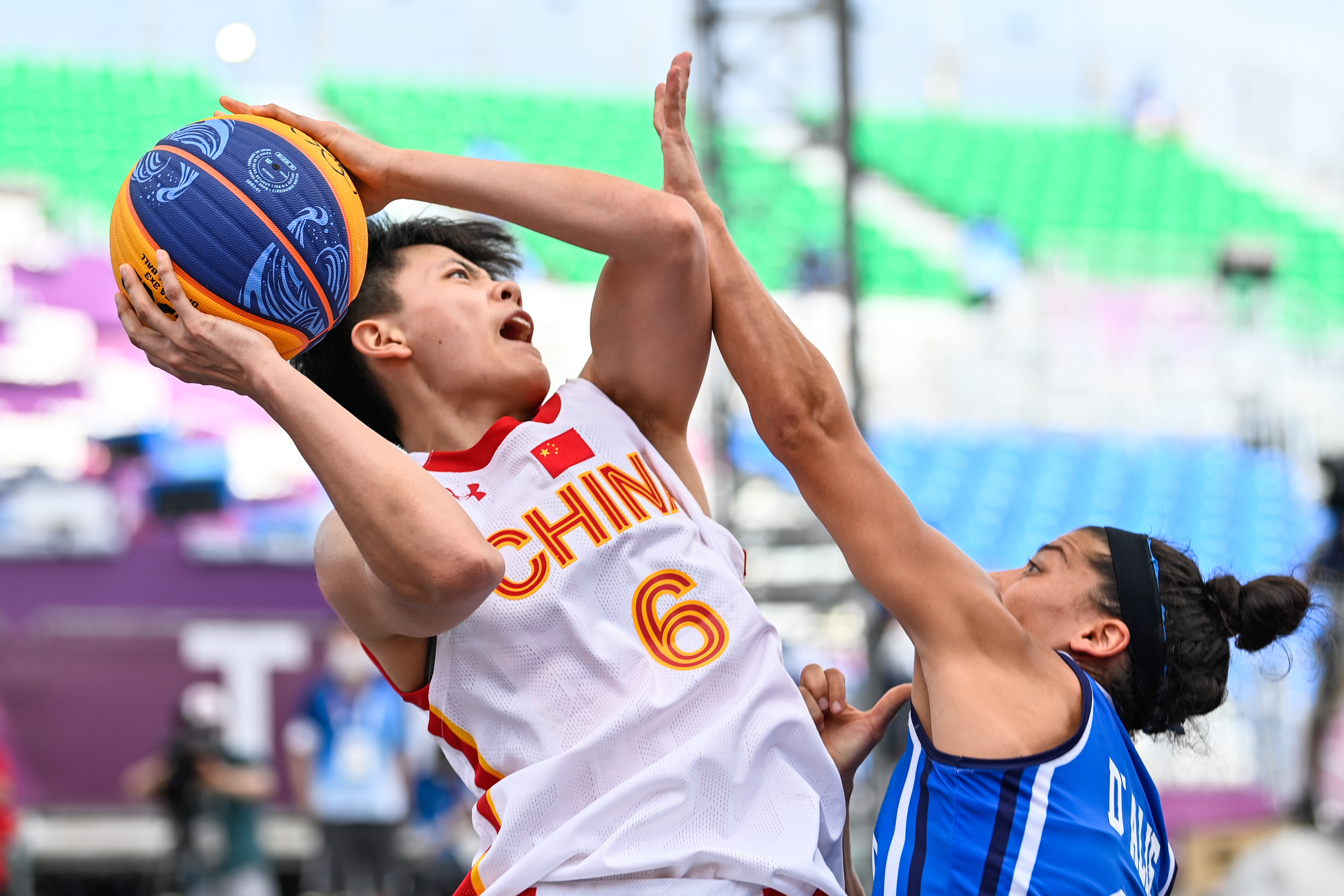 高效对决！马威10中9拿20分，艾顿11中10砍20分13板（效率拉满！马威10投9中砍20分，艾顿11投10中拿20分13篮板）