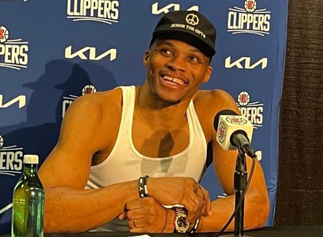 NBA公布最新一期MVP榜：约基奇、亚历山大和东契奇前三（NBA发布最新MVP排名：约基奇、亚历山大、东契奇位居前三）