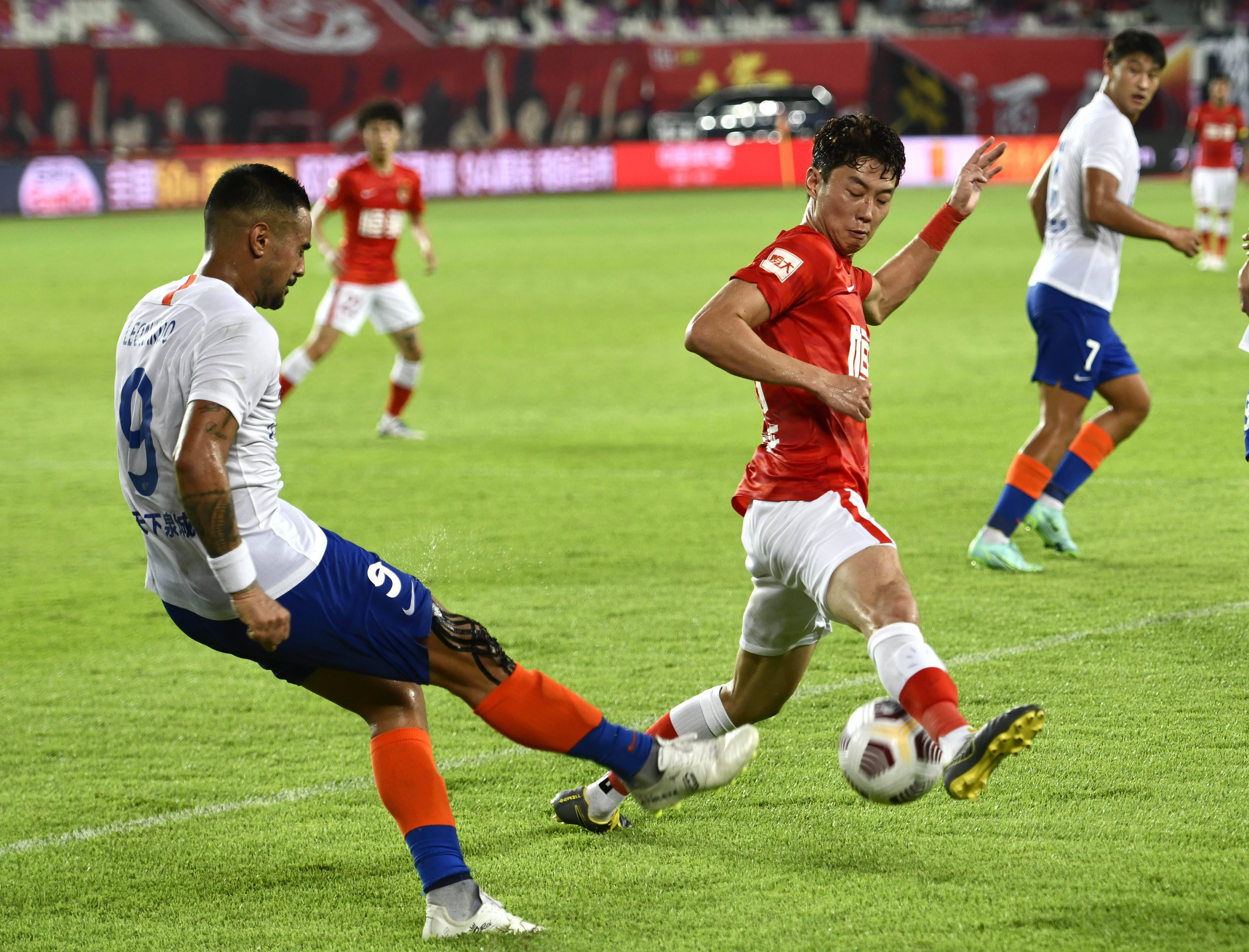 彻底废了！再次被拍到吸食笑气，比苏马将被热刺调查甚至除名（比苏马再陷笑气风波，热刺或展开调查并不排除除名）